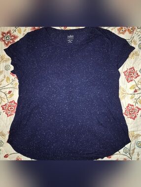 New York & Company Soho black Velvet V-neck shirt size XXL, NWOT